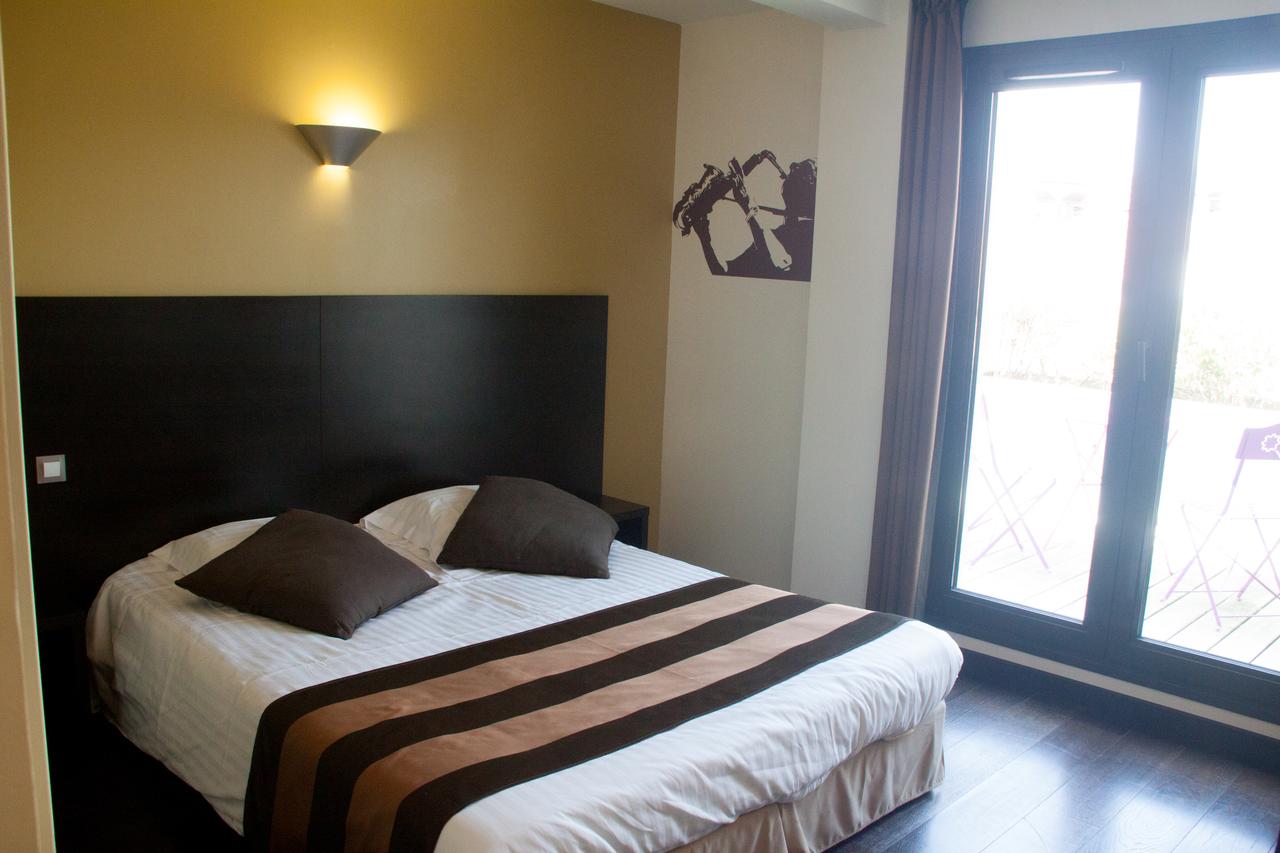 Réalisation Mobilier chambre Hôtel